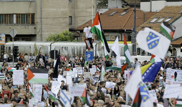 Bosna Hersek'te, İsrail'in Gazze'ye yönelik saldırıları protesto edildi