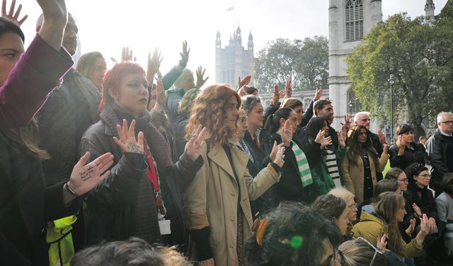 Gazze'de hayatını kaybeden çocuklar Londra'da anıldı