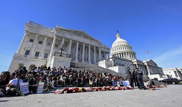 ABD'de Kongre çalışanları, Gazze'de ateşkes çağrısıyla protesto düzenledi