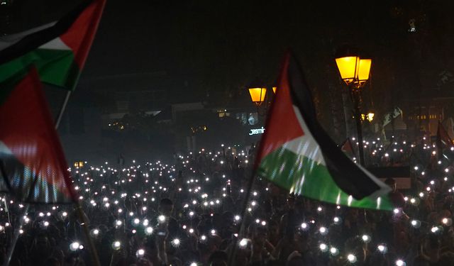 Sırbistan'ın Novi Pazar kentinde Filistin'e destek gösterisi yapıldı