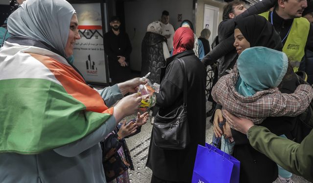 Gazze'den tahliye edilen Bosna Hersek vatandaşları ve yakınları Saraybosna'ya ulaştı