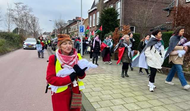 Hollandalılar Filistin'e destek için Uluslararası Ceza Mahkemesi'ne yürüdü