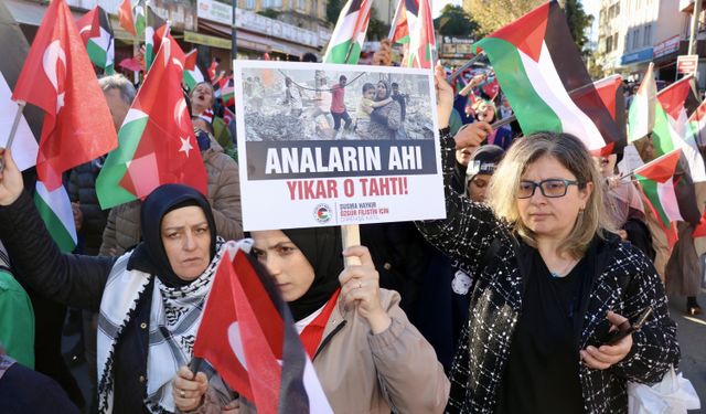 Trabzon'da "Teröre Lanet, Filistin'e Özgürlük Yürüyüşü"