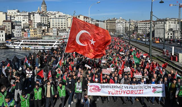 İstanbul'da şehitler ve Filistin için yürüyüş düzenlendi