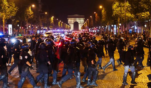 Paris'in Şanzelize Caddesi'nde 31 Aralık'taki Filistin'e destek gösterisi yasaklandı