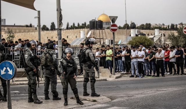 İsrail güçleri, Filistinlilerin cuma namazını kılmasını engelledi