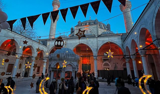 Eski ramazanlar Valide-i Cedid Camii'nde yaşatılıyor