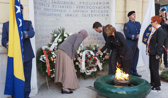 Bosna Hersek'in başkenti Saraybosna'nın müdafaasında hayatını kaybedenler anıldı