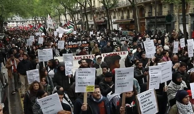 Paris'te ırkçılık ve İslam karşıtlığı protesto edildi