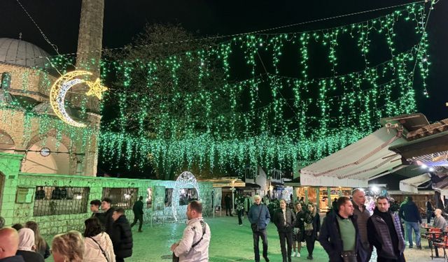 Saraybosna'da ramazan "ay ve yıldız" ışıkları altında yaşanıyor
