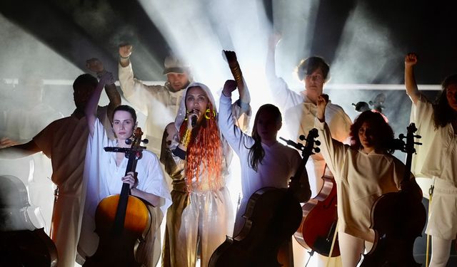 Dünyaca ünlü şarkıcı Imany İstanbul konserinde de Filistin'e destek çağrısı yaptı