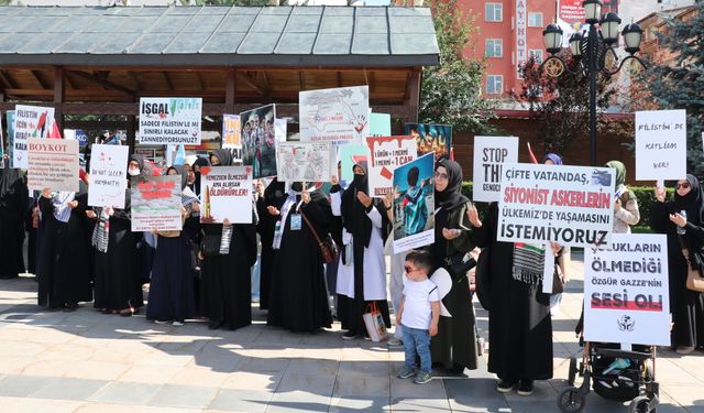 Erzurum'da sağlık çalışanları Gazze için "sessiz yürüyüş" yaptı