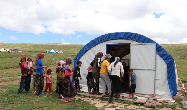 Erzurum'da 2 bin 600 rakımda göçer çocuklarına Kur'an-ı Kerim kursu veriliyor