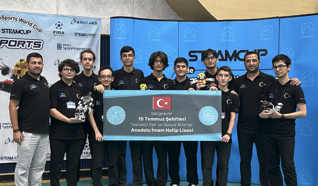 İstanbul'da imam hatip lisesi öğrencileri robot yarışmasında dünya şampiyonu oldu