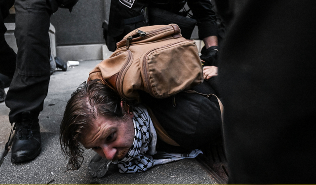 Chicago'da Filistin destekçisi göstericilere polis müdahale etti