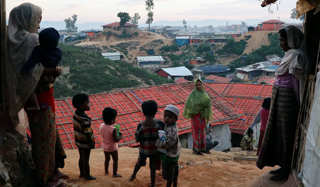 Bangladeş, yaklaşık 8 bin Arakanlı Müslümanın ülkeye girdiğini açıkladı