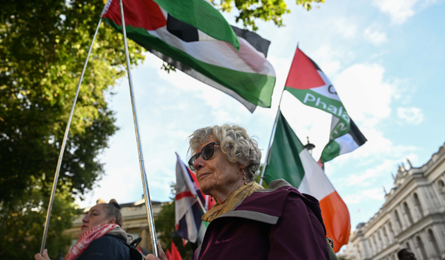 İsrail ordusunun El-Mevasi'de sivillere yönelik saldırısı Londra'da protesto edildi