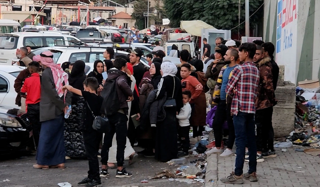 128 binden fazla kişi Lübnan'dan Suriye'ye geçti