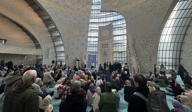 Almanya'daki camilerde "Açık Cami Günü" etkinliği düzenlendi