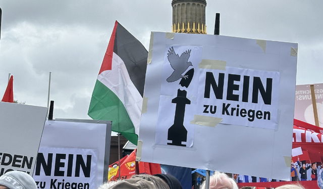 Berlin’de binlerce kişi Ukrayna ve Gazze'deki savaşları protesto etti