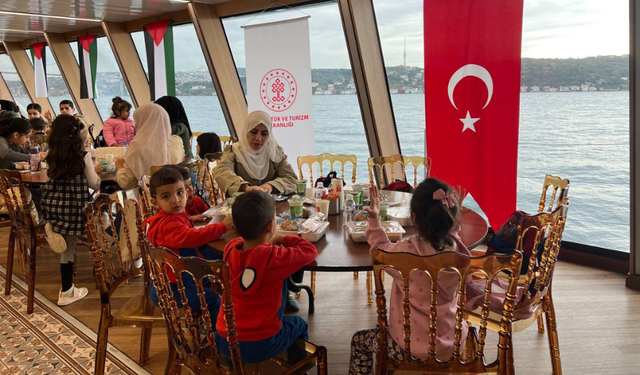 İstanbul'a misafir edilen Gazzeliler için Boğaz turu