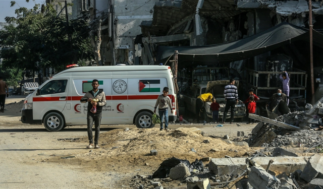 Gazze'de acil yardım araçları yakıt eksikliği yüzünden hizmet veremiyor