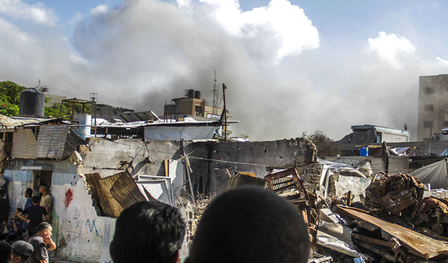 İsrail ordusu, Gazze'de bir evi bombaladı: 3 Filistinli şehit