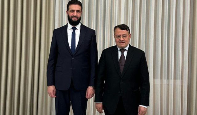 Ahmed Şara'nın ideolojik dönüşümü: El Kaide ile bağlarını kopardı