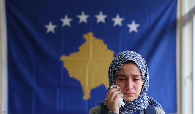 Kosova Yüksek Mahkemesi okulda başörtüsünü yasakladı