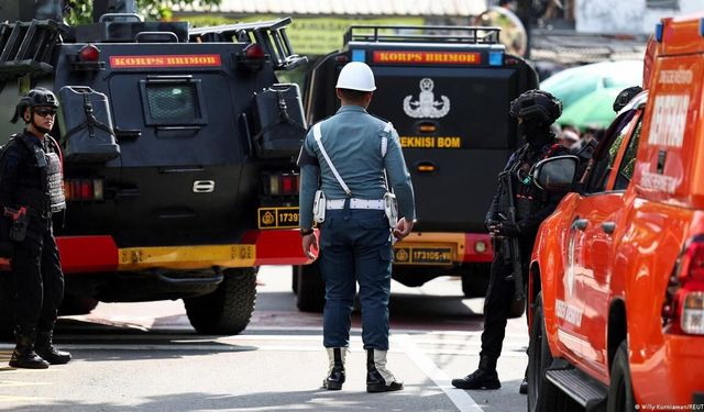 Cakarta'da camiye korkunç saldırı: Cuma namazında bombalı patlama