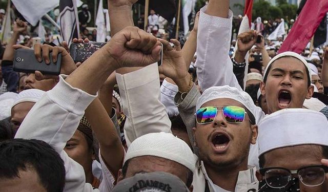 Endonezya'da 'Siyonist' krizi: Başkanın istifası istendi