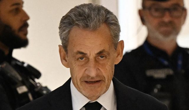 Sarkozy adli kontrol şartıyla serbest bırakıldı