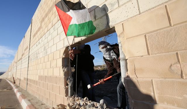 İsrail, Batı Şeria'da yeni duvar inşa ediyor