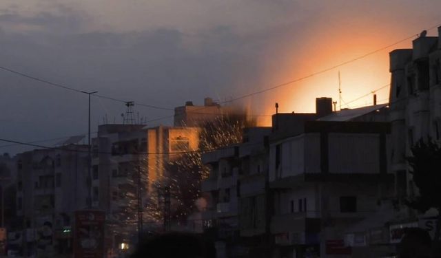 İsrail ateşkesi hiçe saydı: Lübnan'a bomba yağdırdı