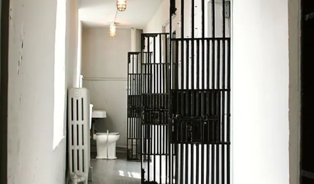 Küba'da eski bakana casusluktan müebbet hapis cezası verildi