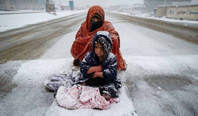 Afganistan'da kış kabusu: Açlık ve sürgün krizi büyüyor