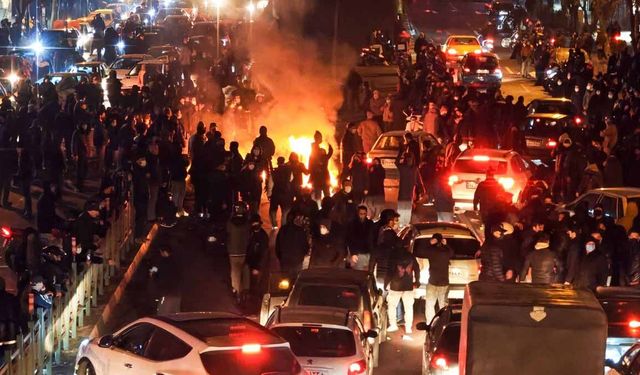 Rapor: İran’da ölü sayısı 10 bini bulabilir