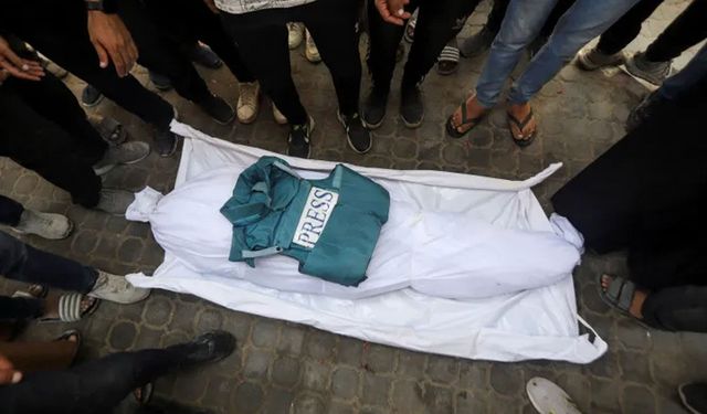 İsrail'in Gazze'de katlettiği gazeteci sayısı 261'e yükseldi