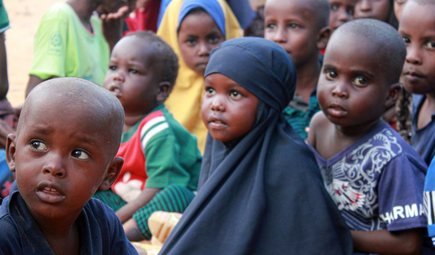Somali'de yüzlerce kişi mülteci kamplarına sığındı