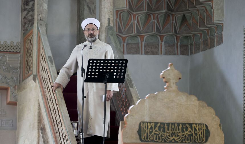 Cuma Hutbesi: İman huzur, inançsızlık yüktür