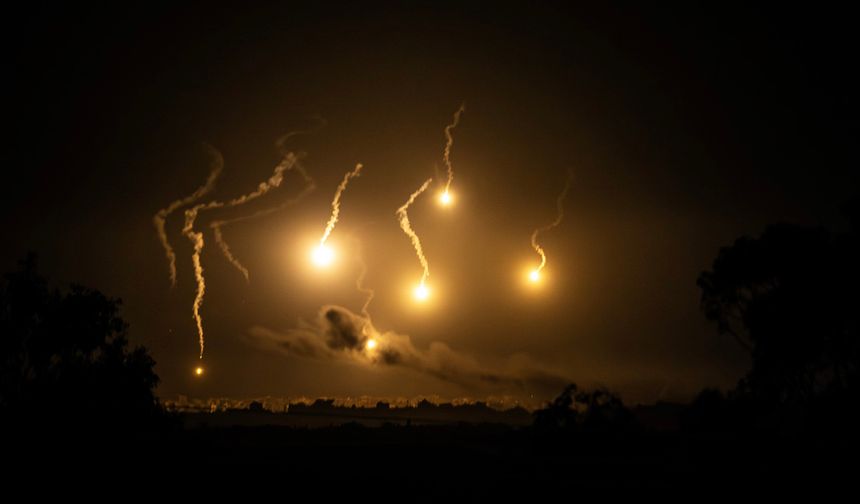 Gazze'ye yönelik yoğun bombardıman devam ediyor