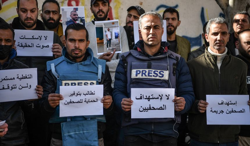Gazze'deki basın mensupları gösteri düzenledi