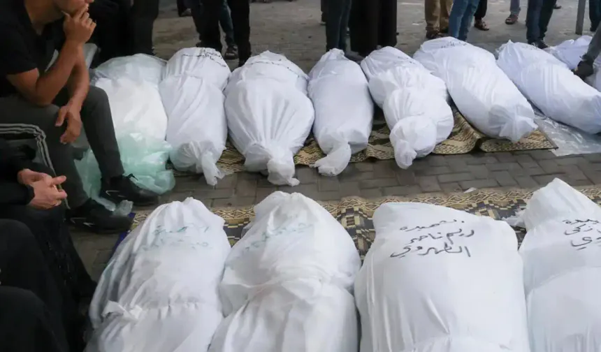 Gazze'deki toplu mezarlardan çıkarılan ceset sayısı 392'ye yükseldi