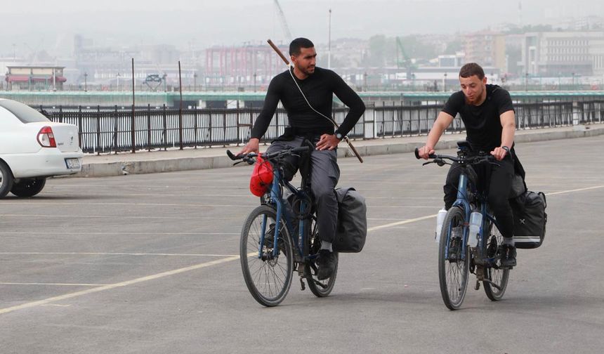 Hacca gitmek için Fransa'dan bisikletle yola çıkan iki kişi Tekirdağ'a geldi