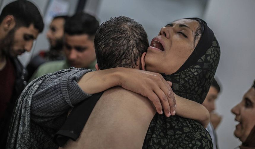 Katil İsrail, Refah'a saldırdı: 8'i çocuk 26 şehit!