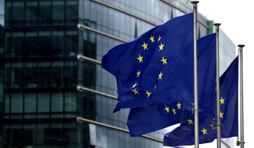 AB'den Trump'a 'nükleer' tehdit: Borcu satarız