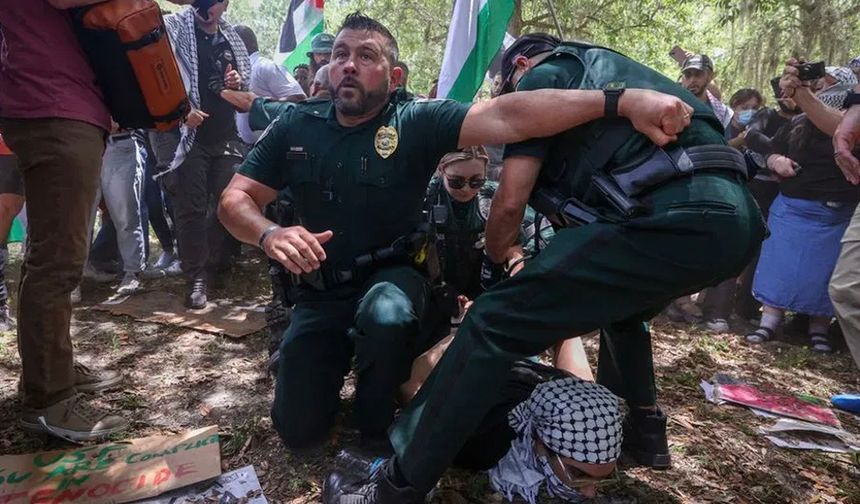 Filistin'e destek gösterilerinde Güney Florida Üniversitesinde 10 öğrenci gözaltına alındı