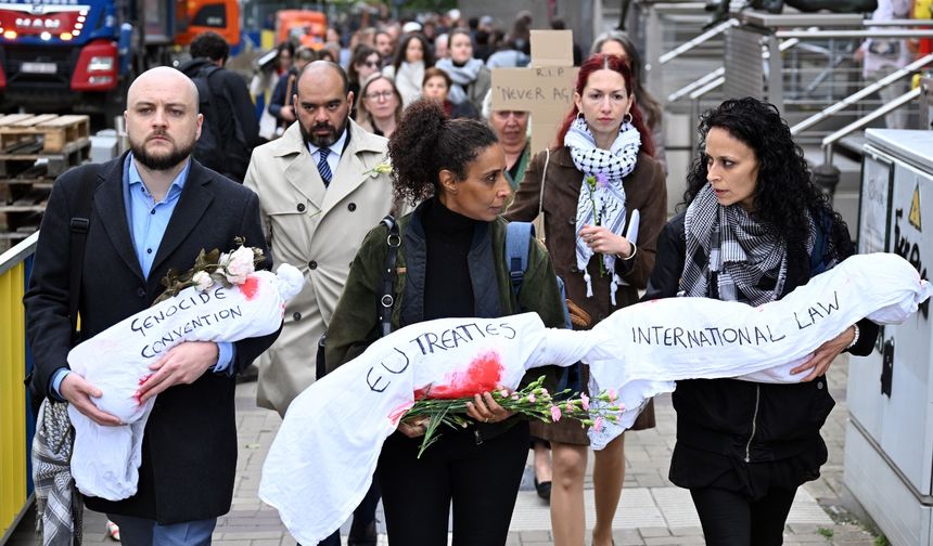 AB çalışanları Brüksel'de Birliğin Gazze politikasını protesto etti