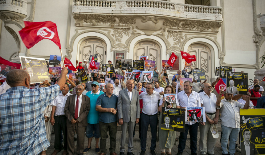 Tunus’ta "siyasi tutukluların" serbest bırakılması için gösteri düzenlendi