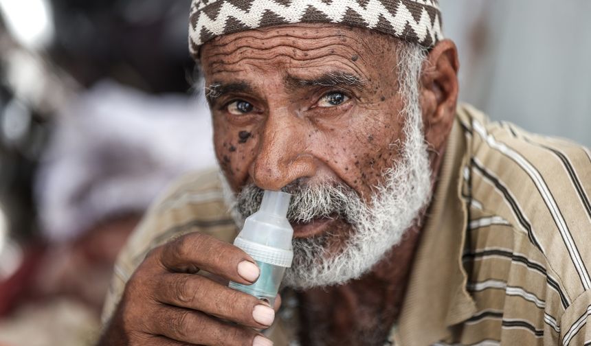 60 yaşındaki akciğer hastası Filistinli Abu Jama yaşam mücadelesi veriyor